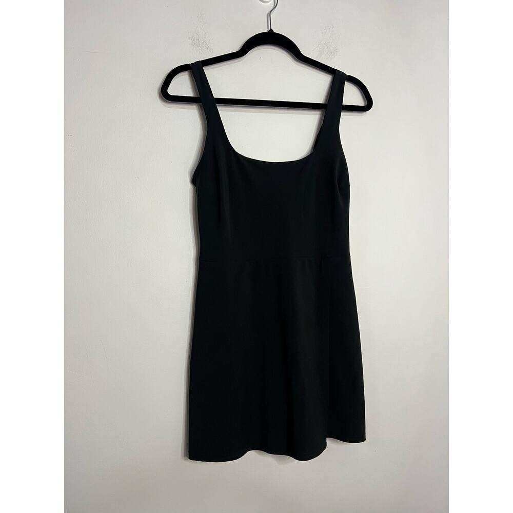 Abercrombie and Fitch athletic dress double lined size small features